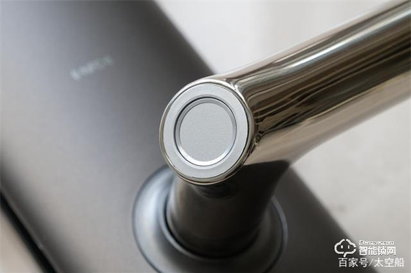 德施曼V8智能門鎖，以專業(yè)之名去守護我的家門