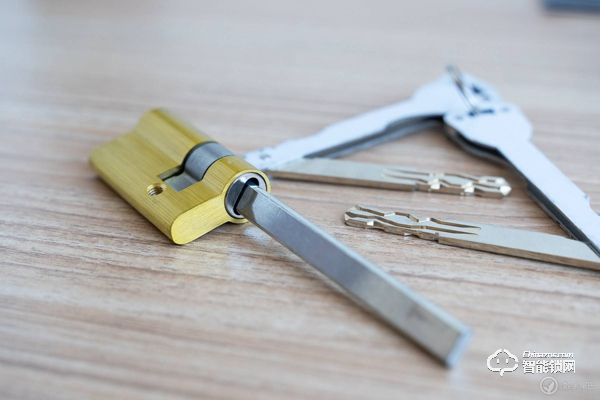 開啟全自動智能化大門：TCL K6P全自動智能鎖