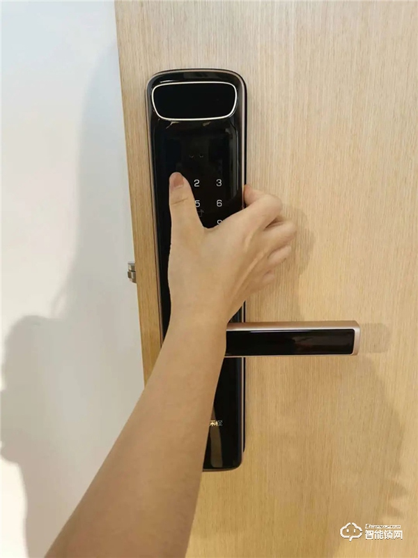 樂橙K6i人臉鎖新品測評(píng)：簡約大氣，是一款值得入手的人臉識(shí)別智能鎖