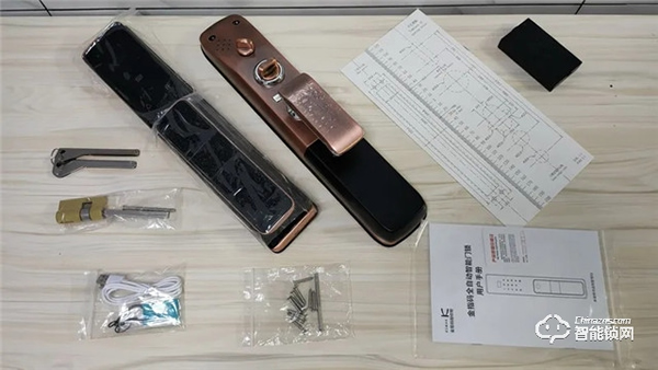 測評 | 金指碼全自動指紋鎖X3：輕奢、時尚、安全