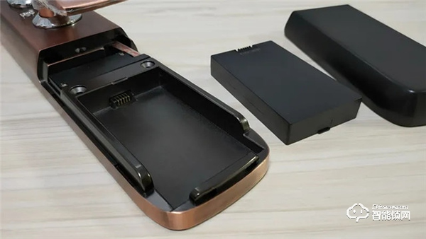 測評 | 金指碼全自動指紋鎖X3：輕奢、時尚、安全