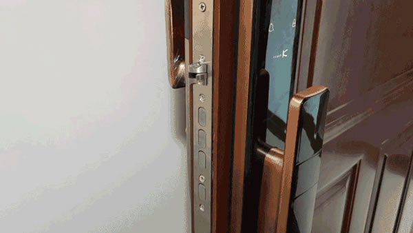 測評 | 金指碼全自動指紋鎖X3：輕奢、時尚、安全