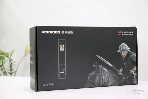 皇家金盾3D人臉識別全自動(dòng)智能鎖R20D開箱圖賞