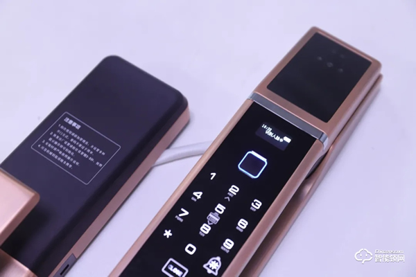 皇家金盾3D人臉識別全自動(dòng)智能鎖R20D開箱圖賞