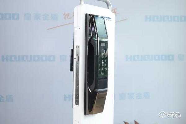 皇家金盾3D人臉識別全自動(dòng)智能鎖R20D開箱圖賞
