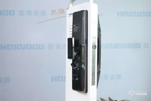 皇家金盾3D人臉識別全自動(dòng)智能鎖R20D開箱圖賞