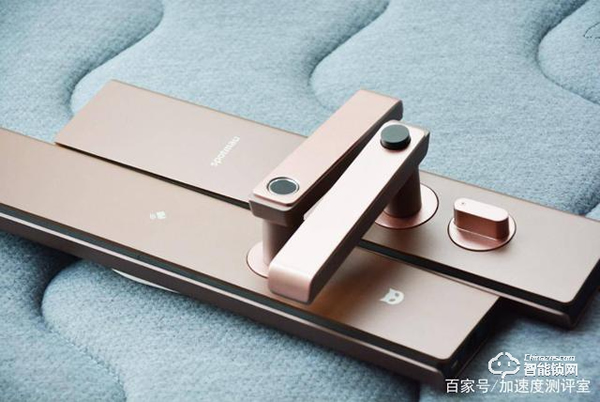 首創行業呼吸燈設計，斑點貓Z3智能指紋鎖實測體驗，顏值擔當者