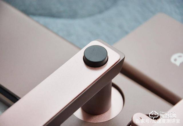 首創行業呼吸燈設計，斑點貓Z3智能指紋鎖實測體驗，顏值擔當者