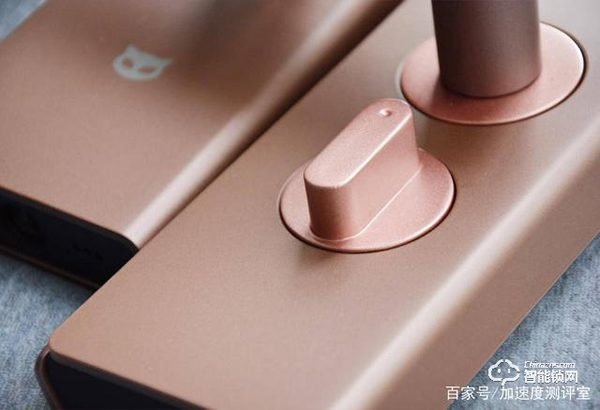 首創行業呼吸燈設計，斑點貓Z3智能指紋鎖實測體驗，顏值擔當者