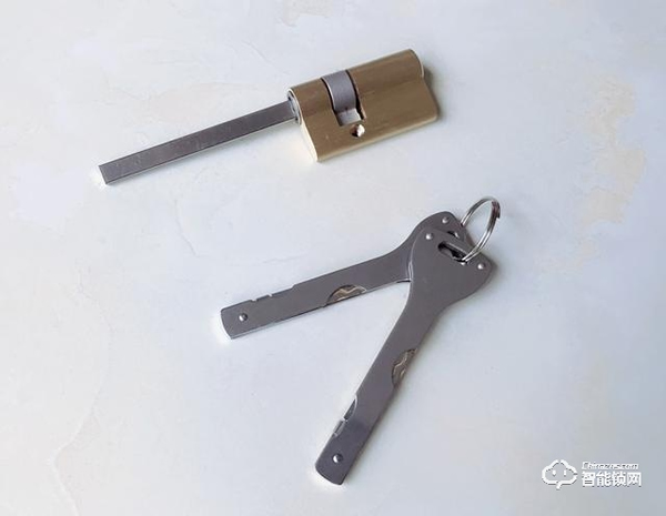 安全防盜智能鎖,實(shí)用更安心,小益X6S指紋鎖評(píng)測(cè) 安全防盜智能鎖,實(shí)用更安心,小益X6S指紋鎖評(píng)測(cè)