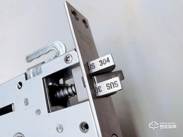 安全防盜智能鎖，實(shí)用更安心，小益X6S指紋鎖評(píng)測(cè)