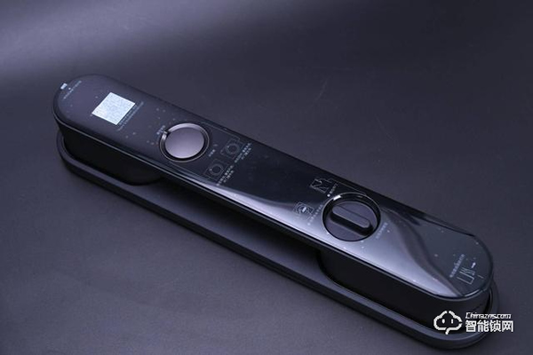 Aqara全自動智能推拉鎖D100，讓我成為全村最靚的仔