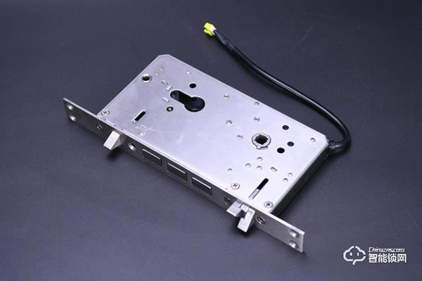 Aqara全自動智能推拉鎖D100，讓我成為全村最靚的仔