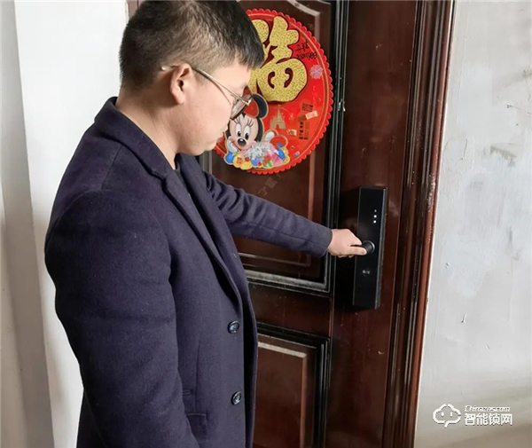 小益E205T指紋鎖，E205全新升級款，讓家更安全開門更便捷