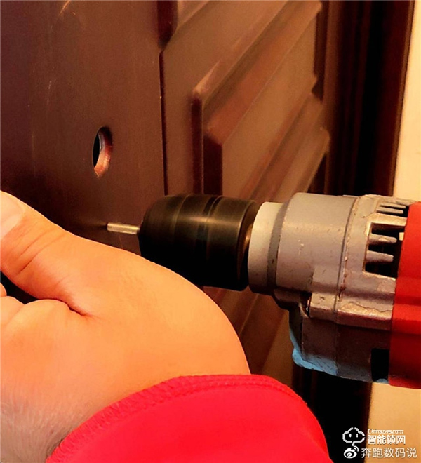 3D人臉識別開門，給家全方位守護：德施曼R8人臉智能鎖體驗