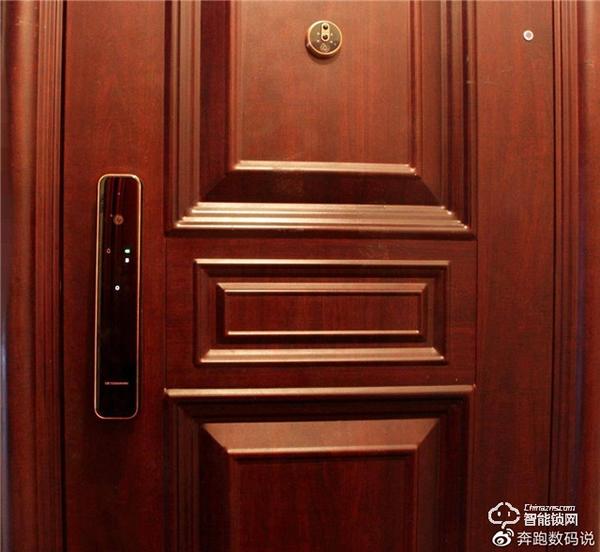 3D人臉識別開門，給家全方位守護：德施曼R8人臉智能鎖體驗