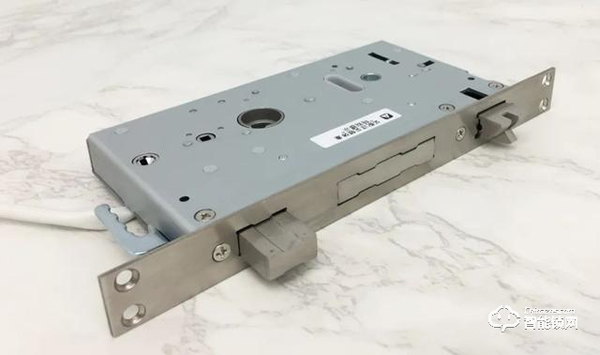 分享海爾智家E18智能門鎖從安裝到使用的智慧體驗