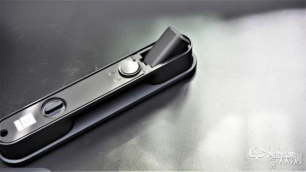 綠米全自動智能推拉鎖D100評測：自動鎖門的鎖