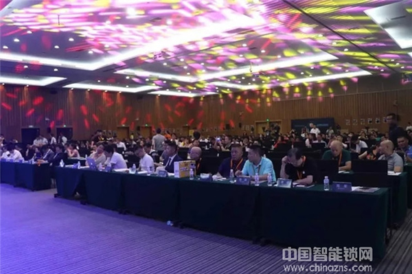 祝賀九萬里智能鎖榮獲2018“葵花獎” 引領行業蓬勃發展