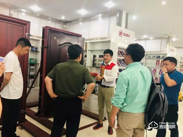 如何看待京津冀三地消協(xié)約談智能鎖企業(yè)事件?金點原子雷先鳴有話說——中國建博葵花獎考察團(tuán)訪談錄 如何看待京津冀三地消協(xié)約談智能鎖企業(yè)事件?金點原子雷先鳴有話說——中國建博葵花獎考察團(tuán)訪談錄