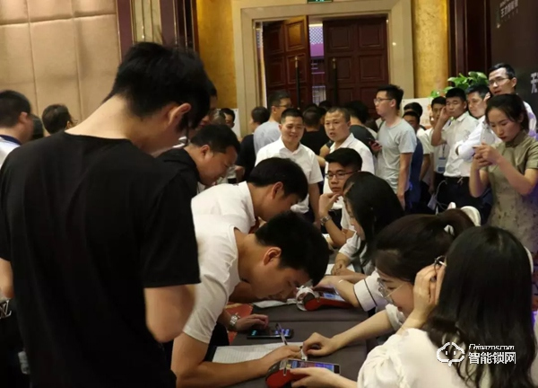 賣門賣鎖,掙錢路在王力安防 賣門賣鎖,掙錢路在王力安防