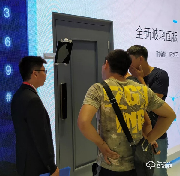 櫻花指紋鎖光科技主題展驚艷亮相廣州建博會(huì)