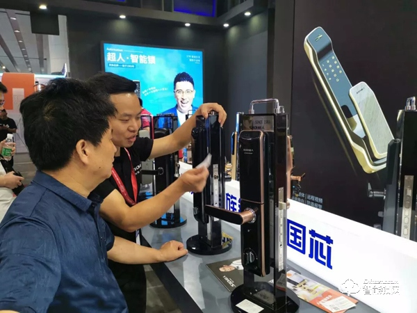 廣州建博會(huì)首秀 | 超人智能鎖攜全品類驚艷亮相,掀起熱潮! 廣州建博會(huì)首秀 | 超人智能鎖攜全品類驚艷亮相,掀起熱潮!