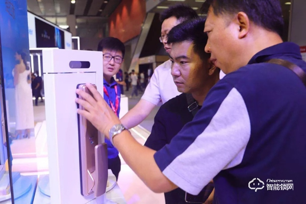 飛利浦智能鎖“搶鏡”建博會，新品首秀，驚艷廣州