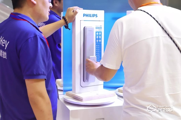 飛利浦智能鎖“搶鏡”建博會，新品首秀，驚艷廣州