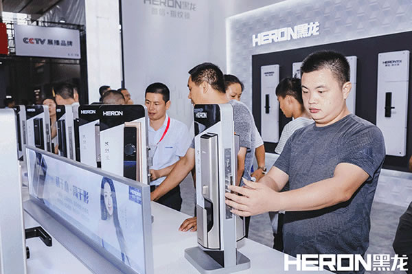 2019中國(guó)（廣州）建博會(huì)，黑龍攜新品驚艷亮相，引領(lǐng)品質(zhì)生活新奢享