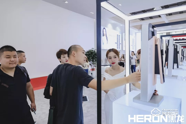 2019中國(guó)(廣州)建博會(huì),黑龍攜新品驚艷亮相,引領(lǐng)品質(zhì)生活新奢享 2019中國(guó)(廣州)建博會(huì),黑龍攜新品驚艷亮相,引領(lǐng)品質(zhì)生活新奢享