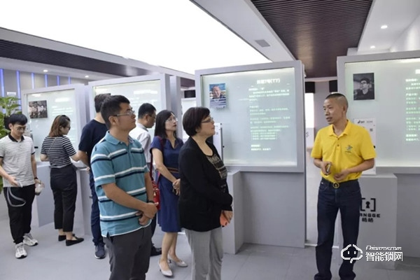 中國智能鎖行業考察團走進楊格