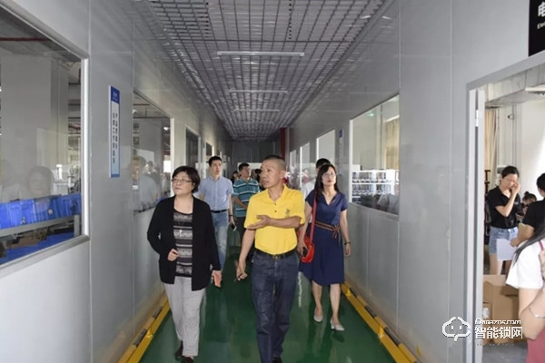 中國智能鎖行業考察團走進楊格