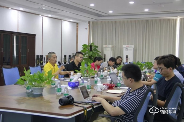 中國智能鎖行業考察團走進楊格