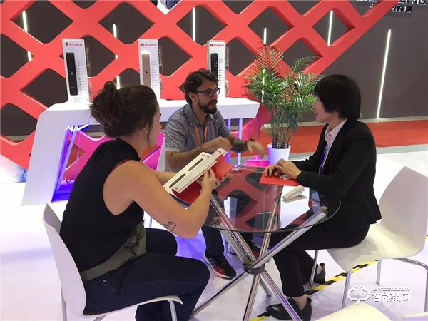 櫻花指紋鎖驚艷亮相2019中國國際五金展