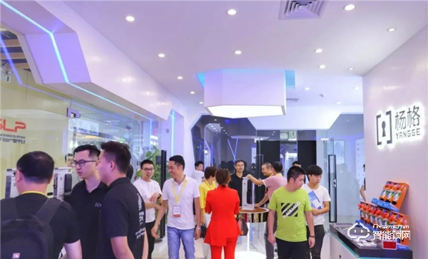 中山小欖五金鎖具博覽會上，楊格實力圈粉