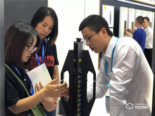 VOC &安博會 | T9智能門鎖獲金鼎獎權(quán)威認(rèn)證，譽(yù)滿安博！