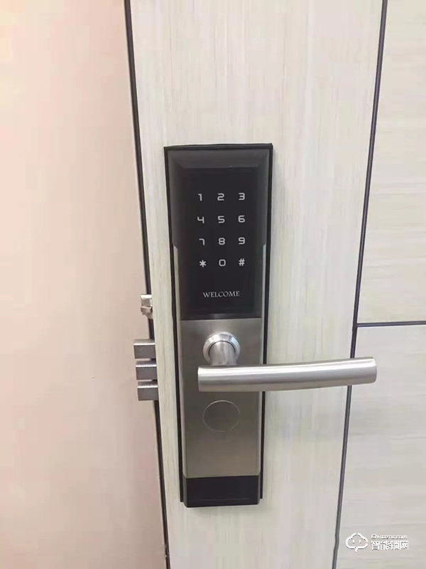 熱烈祝賀：天河梵洛居公寓安裝LoRa無線聯(lián)網(wǎng)公寓防盜門鎖調(diào)試完成!