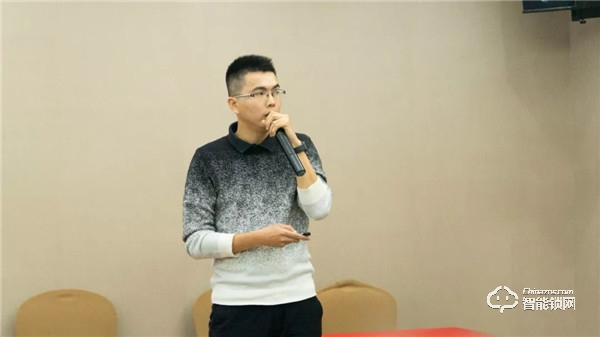 2019年度KA渠道核心經(jīng)銷商大會簽約額達(dá)1.1億,完美收官! 2019年度KA渠道核心經(jīng)銷商大會簽約額達(dá)1.1億,完美收官!