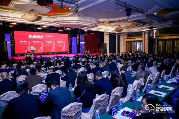 共聚新動能 | 雅潔五金第21屆經(jīng)銷商年會承啟未來