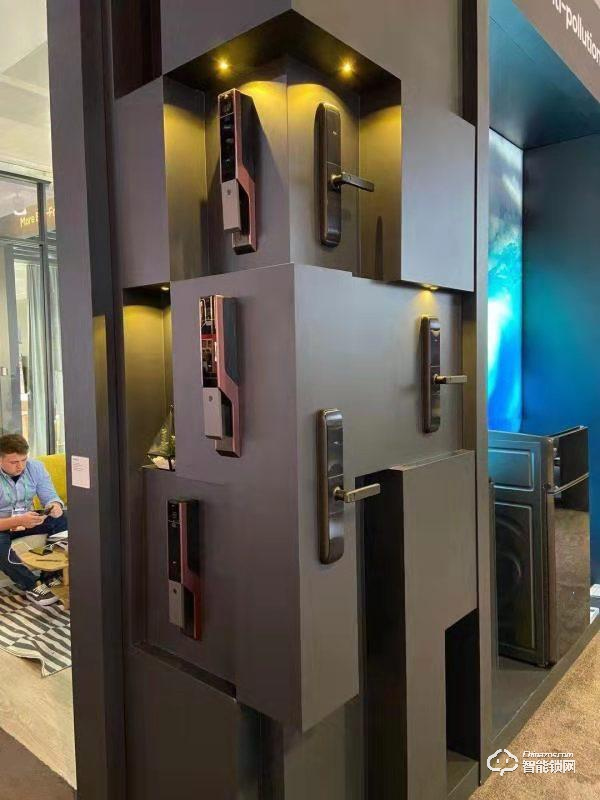 開(kāi)門聯(lián)動(dòng)智能家電，TCL物聯(lián)網(wǎng)智能門鎖帶來(lái)未來(lái)家居新想象