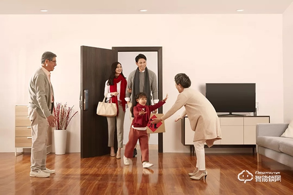 助力團(tuán)圓時(shí)刻，飛利浦智能鎖全國(guó)高鐵廣告春節(jié)獻(xiàn)禮！