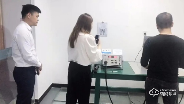 在線云考察，創新謀合作——華潤置地走進超人，“云”參觀超人智能工廠