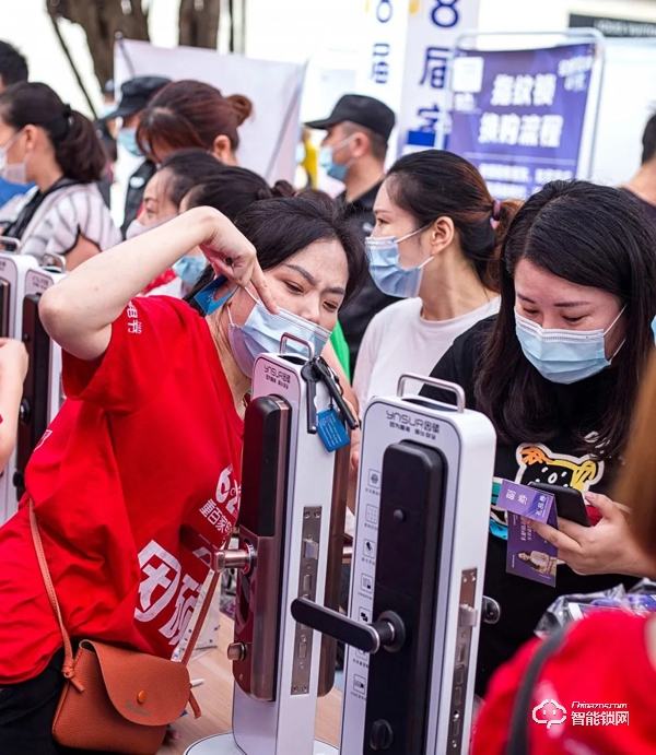 重慶百貨電器618大賣！解放碑上演萬人排隊搶購因碩智能鎖！