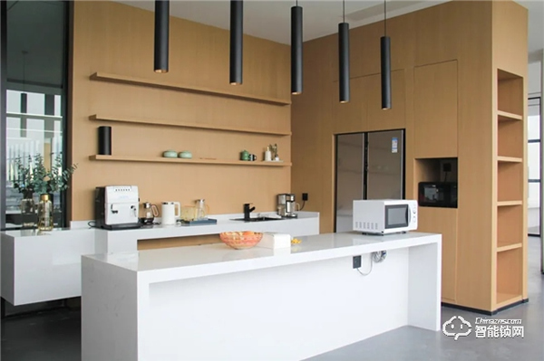 VOC智能辦公樣板領先行業，探秘“新基建”賦能的“智慧工廠”