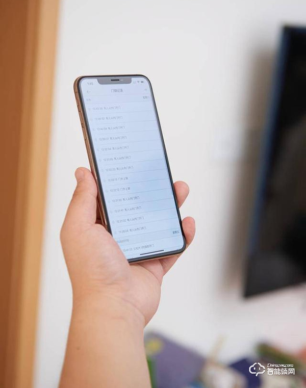 一個門重85KG,小米有品上架,嵌入式智能鎖,自帶10寸屏 一個門重85KG,小米有品上架,嵌入式智能鎖,自帶10寸屏