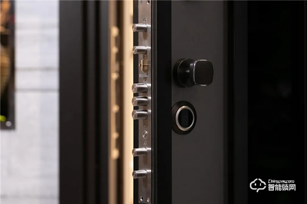 破局重構(gòu)：萬佳安重磅推出“超級(jí)新物種”智慧門系統(tǒng)，開啟安全智慧生活大門！