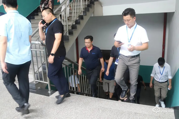 “隱貴房企”升龍集團蒞臨超人科技參觀考察 “隱貴房企”升龍集團蒞臨超人科技參觀考察