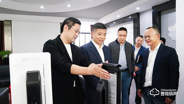 杭州市濱江區(qū)區(qū)委書記王敏帶隊調(diào)研德施曼，強調(diào)政企聯(lián)動，共同打造濱江智能鎖百億產(chǎn)業(yè)