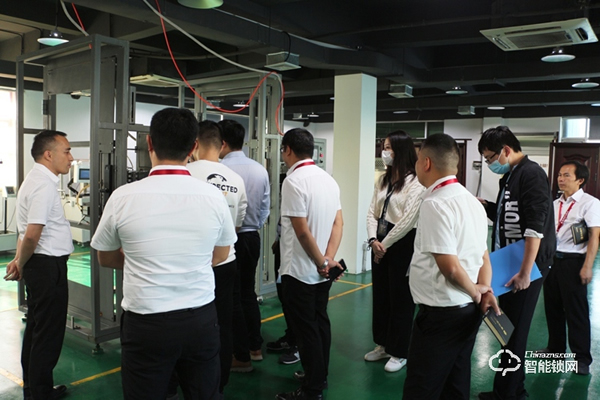 恒大集團材料設備有限公司領導蒞臨櫻花智能鎖總部參觀考察 恒大集團材料設備有限公司領導蒞臨櫻花智能鎖總部參觀考察